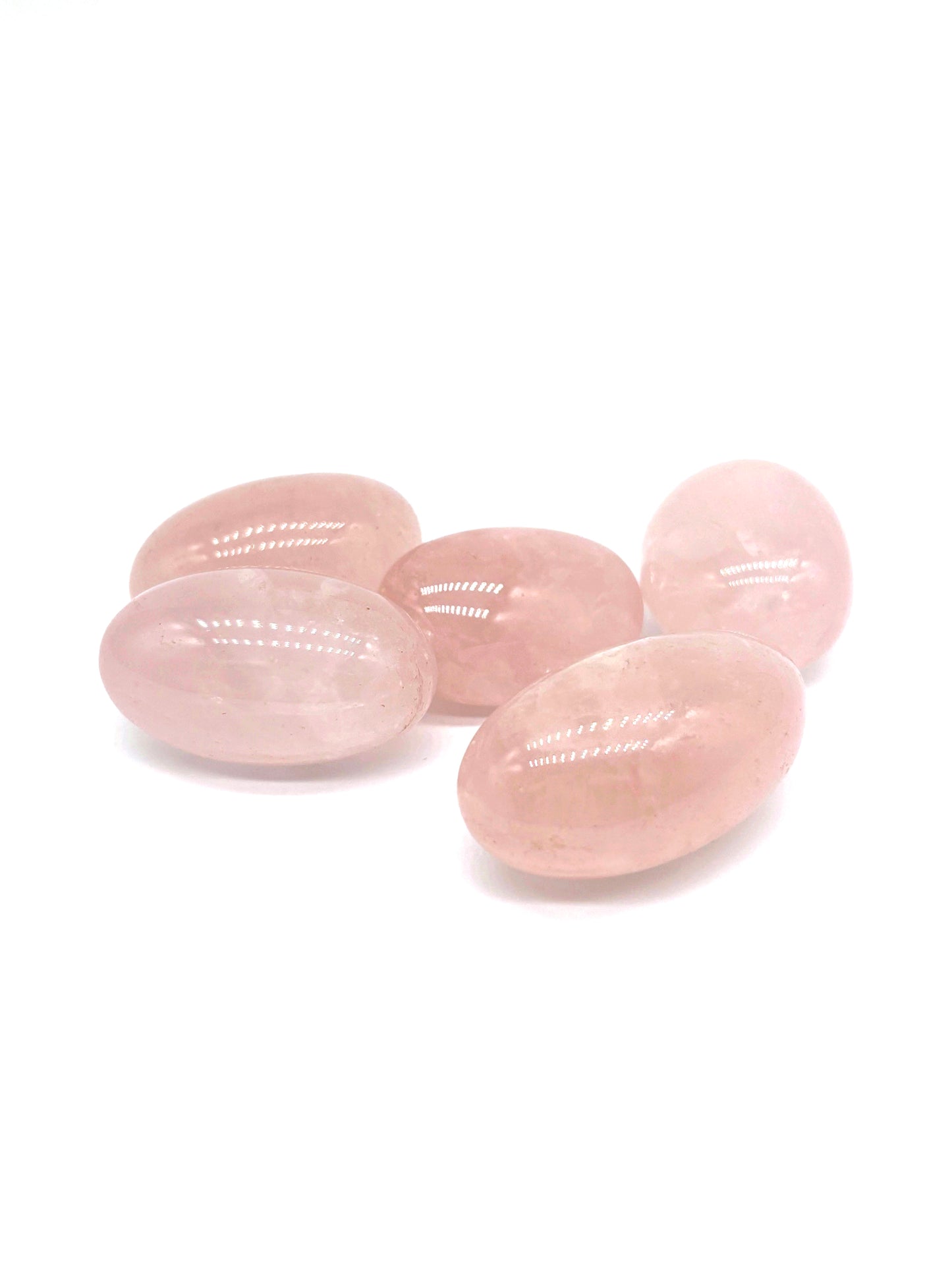 Rosenkvarts en mjuk sten för hjärtchakrat som främjar kärlek, empati och harmoni