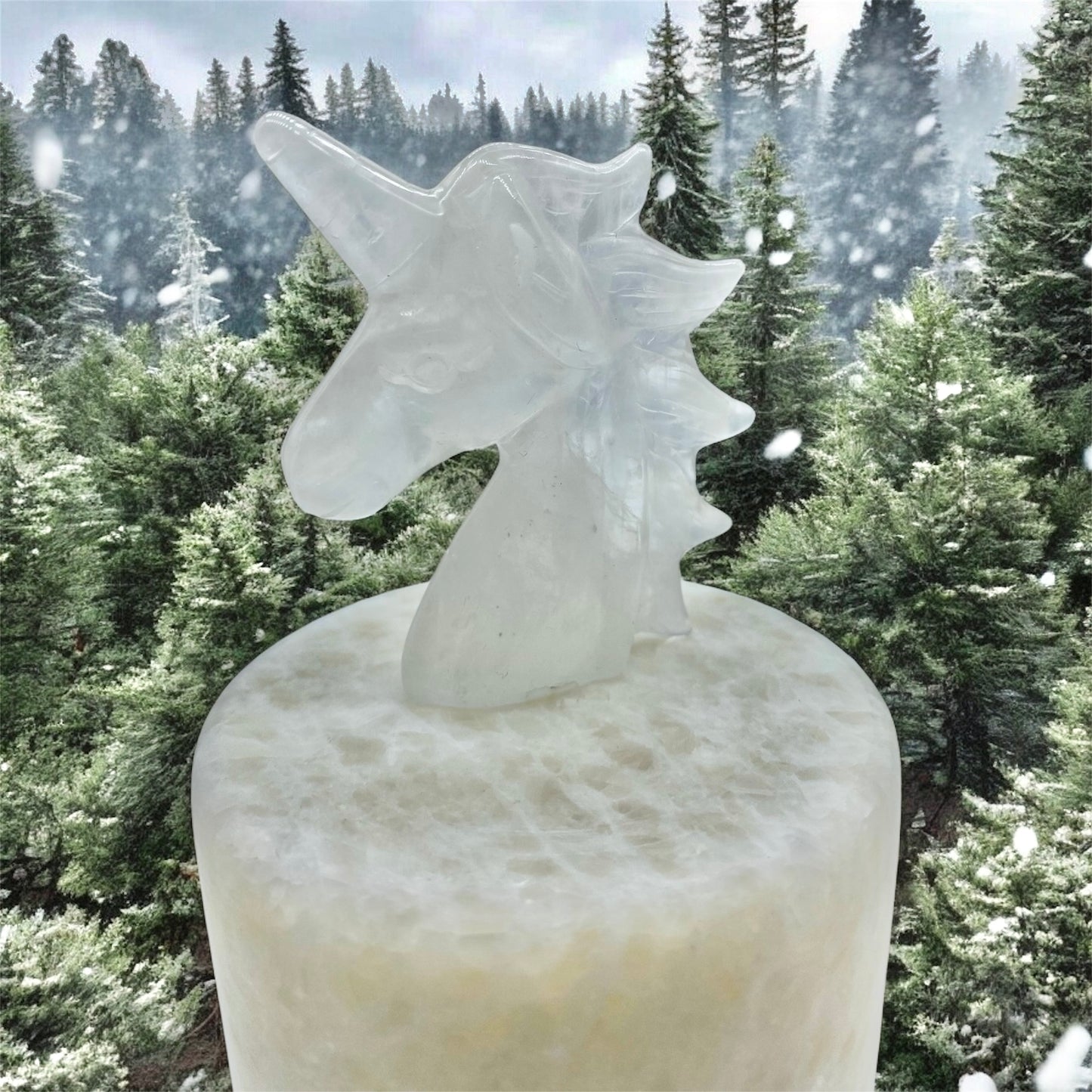 Handgjord enhörning i bergskristall – unik kristallfigur för lycka, framgång och energigivande egenskaper