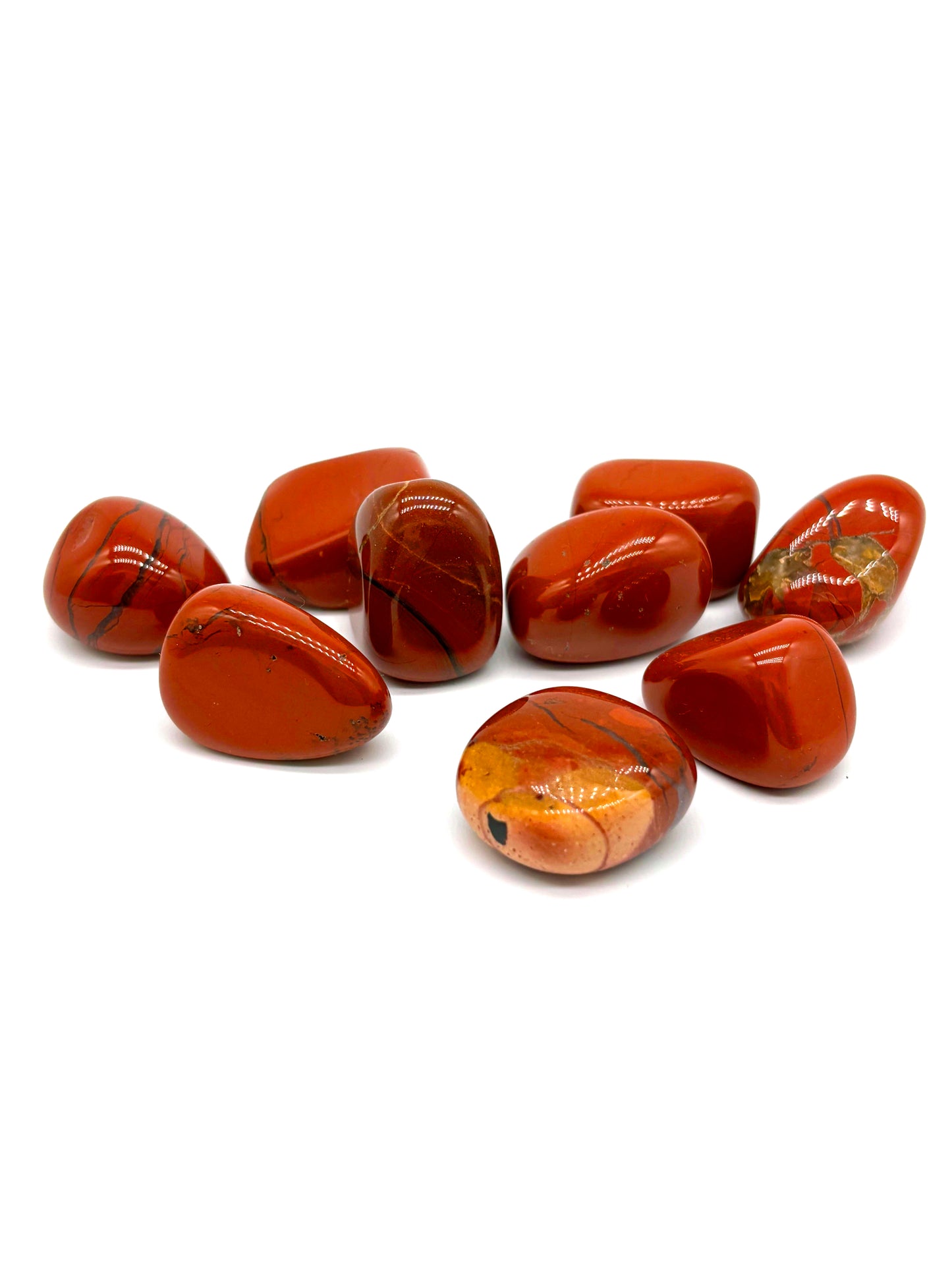 Röd Jaspis – grundande och stabiliserande sten, arbetar med rotchakrat för balans och harmoni