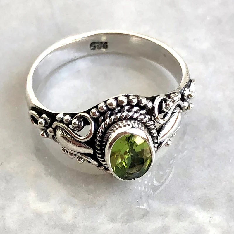 Peridot äkta silverring med filigran