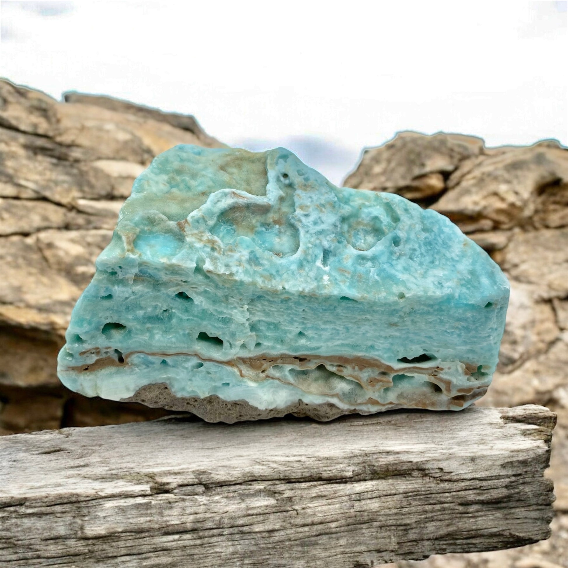 Havsblå aragonit – stor dekorativ kristall som sprider lugn, harmoni och balanserande energi i hemmet och vid meditation