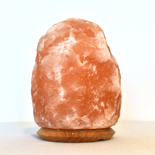 Himalaya saltkristallampa 4–6 kg med varmt sken – unik naturlig lampa för hälsa och inredning