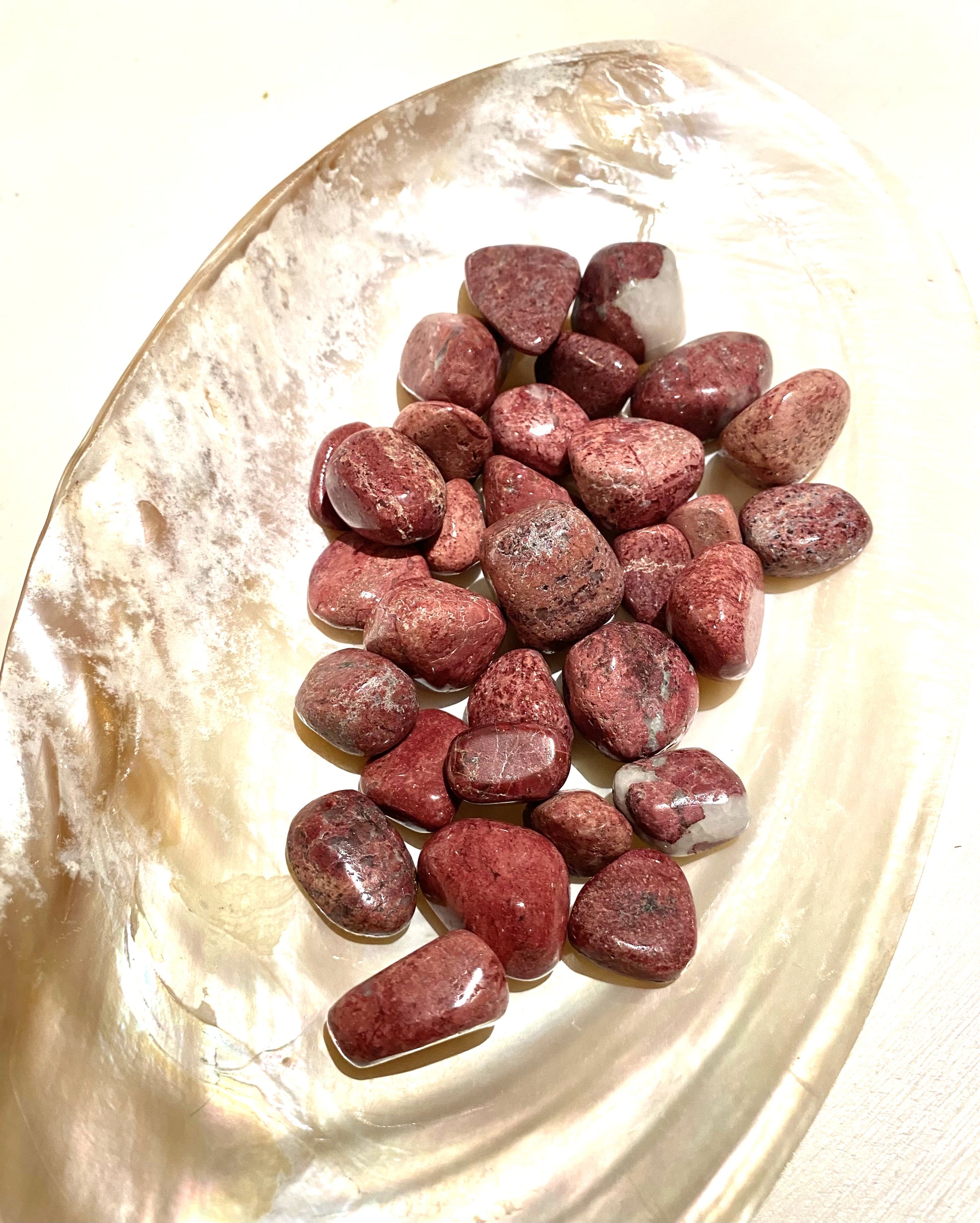 Thulit från Norge – energikristall som sprider glädje, mod, självkärlek och kreativitet, AA-kvalitet